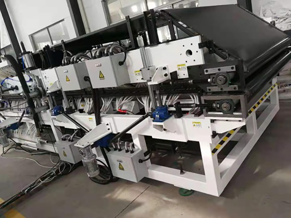 Normal press machine